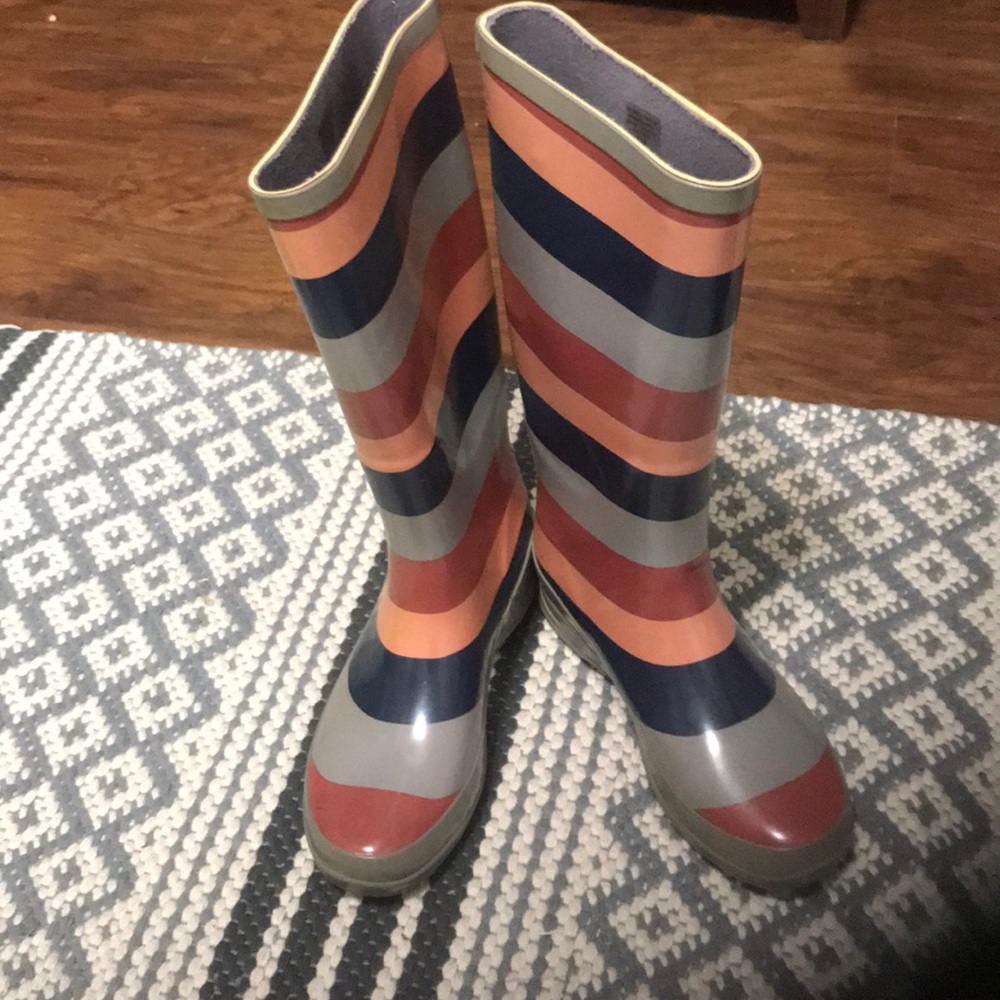 Rain boots